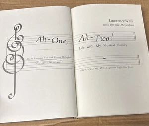 Ah-One, Ah-Two! Life with My Musical Family by Lawrence Welk (1974, HC, GOOD) - Imagen 1 de 24