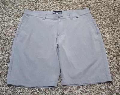 Pantalón corto Travis Mathew para hombre 36 gris golf frente plano poliéster Foto 1 de 4