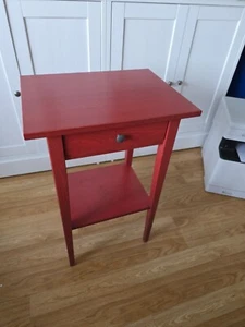Ikea HEMNES Ablagetisch, ROT gebeizt, 46x35 cm, TOP Zustand - Bild 1 von 3