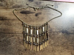 Collar babero tribal New York and Company NY&Co - Imagen 1 de 3