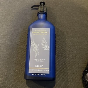 BATH & BODY WORKS AROMATERAPIA SONNO LEGNO DI CEDRO + LOZIONE CORPO VANIGLIA 6,5 OZ disco - Foto 1 di 3