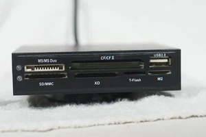 3.5-Inch Internal Flash Media Card Reader/Writer with USB Port [NEW] - Picture 1 of 2