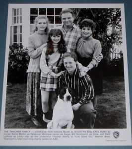Foto aus 1989 "LIFE GOES ON" TV-Serie, s/w 8x10 Photo of Cast, top - Bild 1 von 1