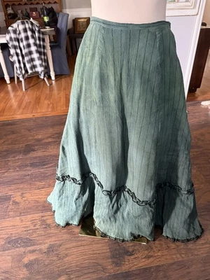 Falda Victoriana Guerra Civil Verde Hecha a Mano Recreación Enagua Pioneer XS/S Foto 1 de 4