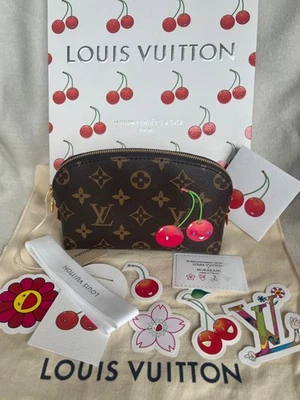 Косметика Louis Vuitton × Takashi Murakami 2025 вишневая почетта PM M13766 - Изображение 1 из 4
