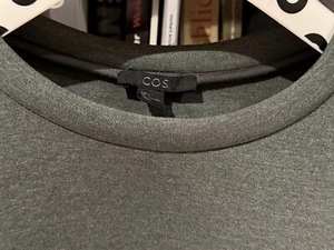 Cos Tech Sweat Large Metallic Grey Top Zustand  - Bild 1 von 7