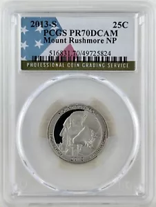 2013 S Mount Rushmore NP PLATTIERT Viertel mit USA Flagge PR70DCAM PCGS - Bild 1 von 2