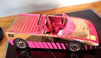 BARBIE Mobil Auto Rennwagen mit Swimming Pool, LOL - Bild 1 von 4