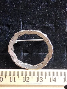 Vintage Sterling Silver Floral Circle Brooch Pin Marked/Tested+ Picture Frame  - Picture 1 of 2