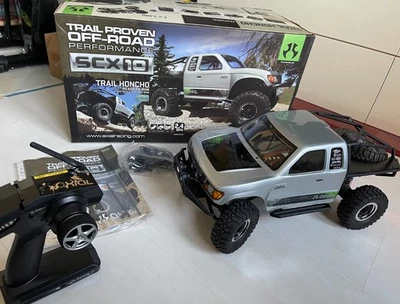 Axial SCX10 Trail Honcho Jeep 1:10  4WD RTR Top Zustand, Crawler - Bild 1 von 4