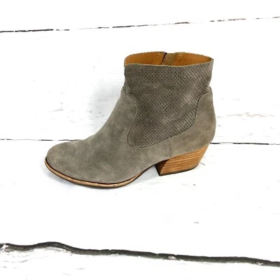 Kork-Ease Shoes Women’s 7.5M Gray Block Heel Embossed Suede - Image 1 of 4