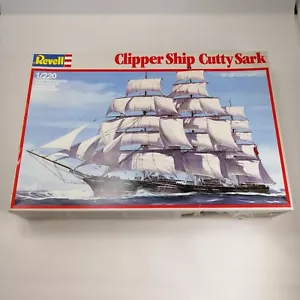KIT MODELLO VINTAGE REVELL 'CLIPPER SHIP CUTTY SARK' 05401 SCALA 1/220 MAI REALIZZATO 1983 - Foto 1 di 6