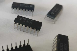 8pcs lot CA3162E HARRIS 16-DIP ANALOG/DIGITAL CONVERTER IC - Picture 1 of 3