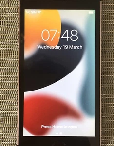 iPhone SE 2016 16GB Space Grey Unlocked, Excellent condition handset - Afbeelding 1 van 7