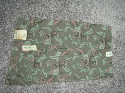 NUEVO $69 Caribe Redondo Árbol Verde Floral Frente Plano Pantalones Cortos 10" Entrepierna Foto 1 de 3