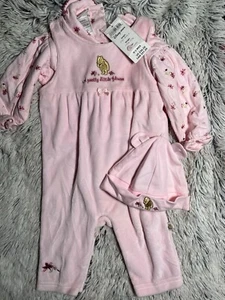 NWT The Disney Store 3-Piece Pooh Outfit Romper Hat Bodysuit Pink Size 0-3M - Picture 1 of 6