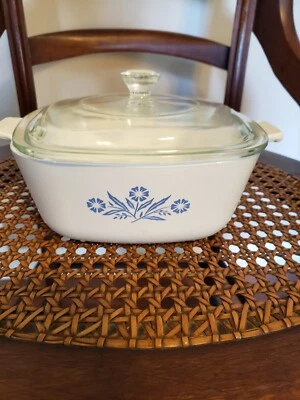  RARE VTG CORNING WARE BLUE CORNFLOWER CASSEROLE 1 1/2 QT P-1 1/2-B W/Lid P-7-C - Image 1 of 4