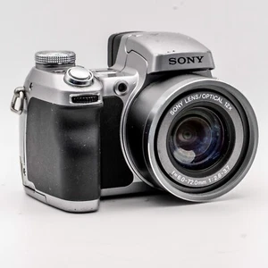Sony DSC H1 digital bridge camera for spares or repairs only - Picture 1 of 11