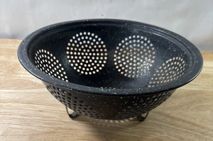 Vintage 9" Granit Geschirr Sieb 9-1/2" schwarz gesprenkelt Fuß Bauernhaus Küche - Bild 1 von 5