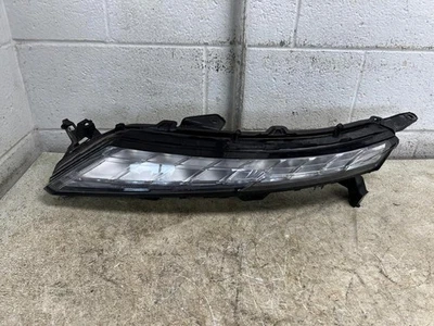 Luz antiniebla diurna del lado del conductor MITSUBISHI ECLIPSE CROSS 2023 FABRICANTE DE EQUIPOS ORIGINALES  Foto 1 de 4