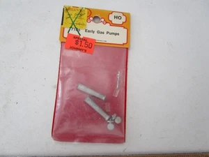 HO 1/87 Scale Chooch Enterprises Early Metal Gas Pumps For Building Train Layout - Picture 1 of 1