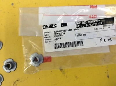 Tuerca protectora térmica de piso de escape genuina Toyota 90182-A0005 (1 pieza) Foto 1 de 3