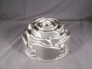 Nordic Ware Rose Flower Bundt Pan Cast Aluminum 10 cup 9" dia. Cake Mold - Picture 1 of 2