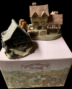 LOT OF 2 DAVID WINTER COTTAGE AND LILLIPUT LANE MAIL POUCH BARN  - Picture 1 of 10