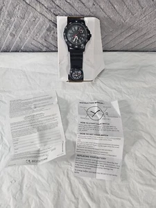 Reloj de pulsera deportivo y brújula de plástico retro Accutime - Imagen 1 de 5