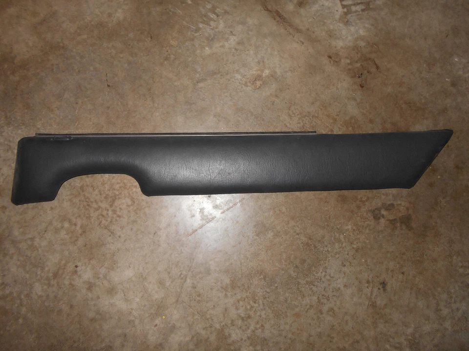 93-96 Geo Prizm Dark Charcoal Grey RH Rear Door Panel Upper Chrome Strip Section - Изображение 1 из 4