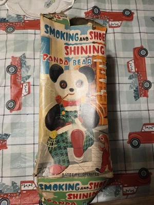 Zapato para fumar de los Alpes de los años 50 Shine Panda juguete a pilas CAJA ORIGINAL  Foto 1 de 4