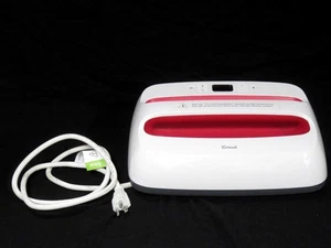 Cricut EasyPress Heat Press - High Temp, Heats Quick - Picture 1 of 11