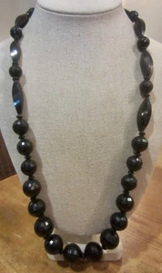Collar de una sola hebra con cuentas facetadas gruesas vintage con bonito broche 27" - Imagen 1 de 3