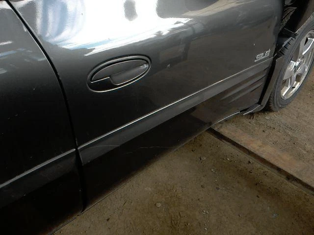 00 01 02 03 04 05 PONTIAC BONNEVILLE puerta delantera derecha moldura derecha Rh Foto 1 de 1