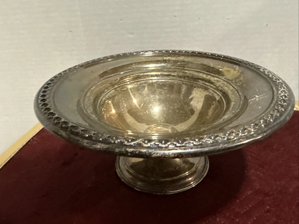 WM. Rogers. MFG. CO Sterling Weighted Footed Compote Candy Dish. - Image 1 of 4
