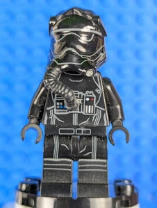 Lego Star Wars: First Order TIE Pilot - Two White Lines sw0672 Set 75101 - Picture 1 of 5