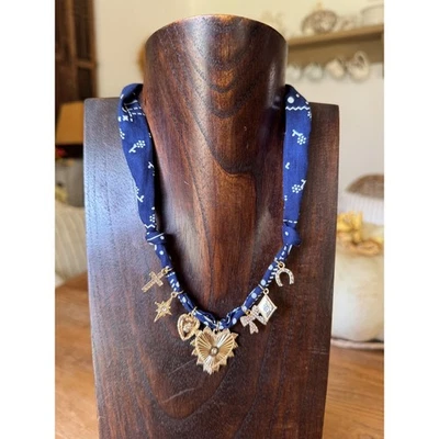 Dije Collar Oro Dijes Azul Bufanda Cruz Corazón Estrella Herradura Ajustable Nuevo con Etiquetas Foto 1 de 4