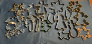 25 Stück Weihnachten Winter Metall Ausstechformen, Sterne, Schneeflocken, Schneemann - Bild 1 von 7