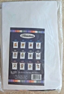 Herrschners Mini (12) Banner Kit ""Die Vögel & die Bienen"" versiegelt #180307 - Bild 1 von 3
