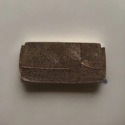 Винтажная бронзовая складная вручную вечерняя сумка с бисером 8 дюймов x 4 дюйма x 1 дюйм - Изображение 1 из 4