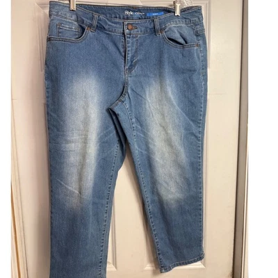 Pantalones de mezclilla ajustados Style Co Petite lavado medio recortados hasta el tobillo talla 16P Foto 1 de 4