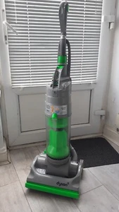 Dyson DC04 Bodenstaubsauger - Grün & Grau | Funktioniert einwandfrei - Bild 1 von 7