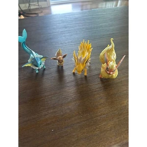 Lot Of 4 WCT Pokemon Flareon Vaporeon Jolteon Figures 2019 - Picture 1 of 5