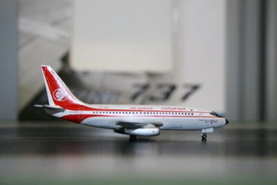 Aeroclassics 1:400 Air Algerie Boeing 737-200 7T-VEG (AC411055) Model Plane - Image 1 of 4