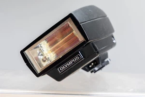 OLYMPUS T32 Electronic Flash Shoe Mount Camera Flash Tested Working - Picture 1 of 5