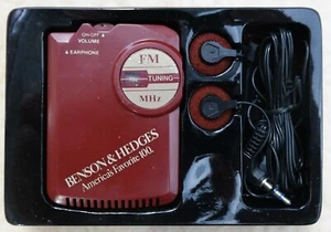DE COLECCIÓN BENSON & HEDGES AÑOS 100 PROMOCIÓN CIGARRILLOS RADIO FM DE LUJO con AURICULARES con CAJA - Imagen 1 de 4
