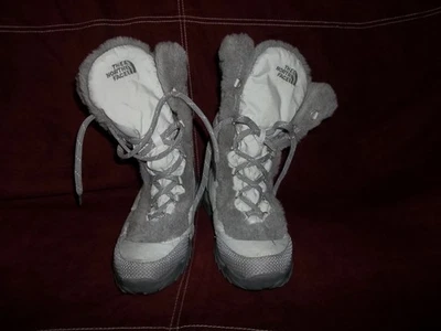 Botas de invierno para mujer The North Face, rellenas de plumón, gris/blanco, cordones, agarre de invierno Foto 1 de 4