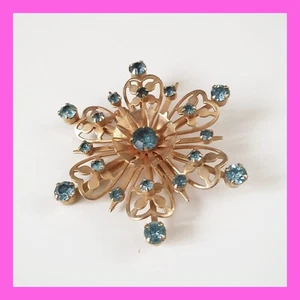 Coro Style or Unsigned Brooch Starburst Star Aqua Blue Stones Rhinestones Gold - Picture 1 of 11