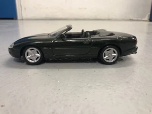 Maisto 1/18 Scale Model Jaguar XK8 1996 Green Convertible Rare Find - Picture 1 of 5