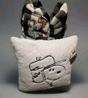 Peanuts Snoopy Holiday Black And White Plaid Throw blanket & Pillow Set New - Image 1 of 4